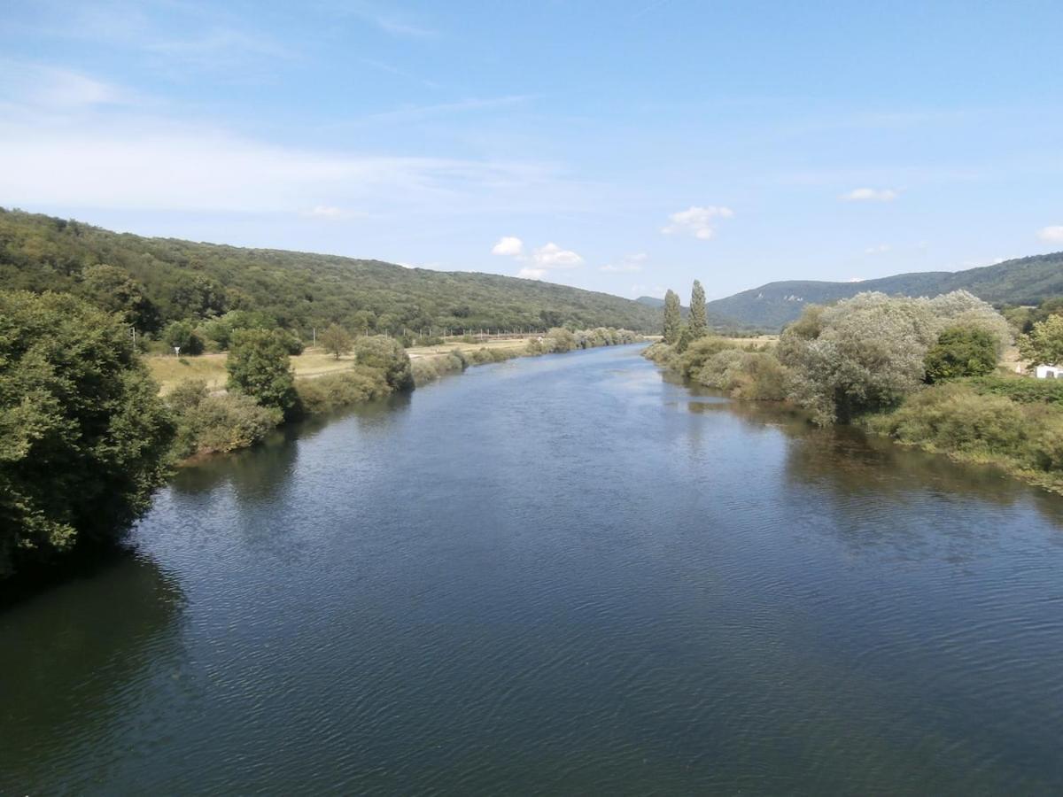 Gite 3 Etoiles "Entre Sources Et Riviere" Besancon Vaire-le-Grand ภายนอก รูปภาพ